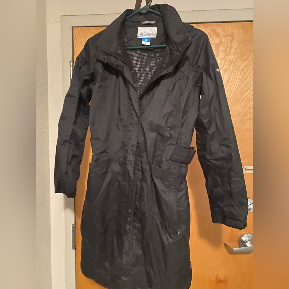 Columbia rain jacket women’s Medium